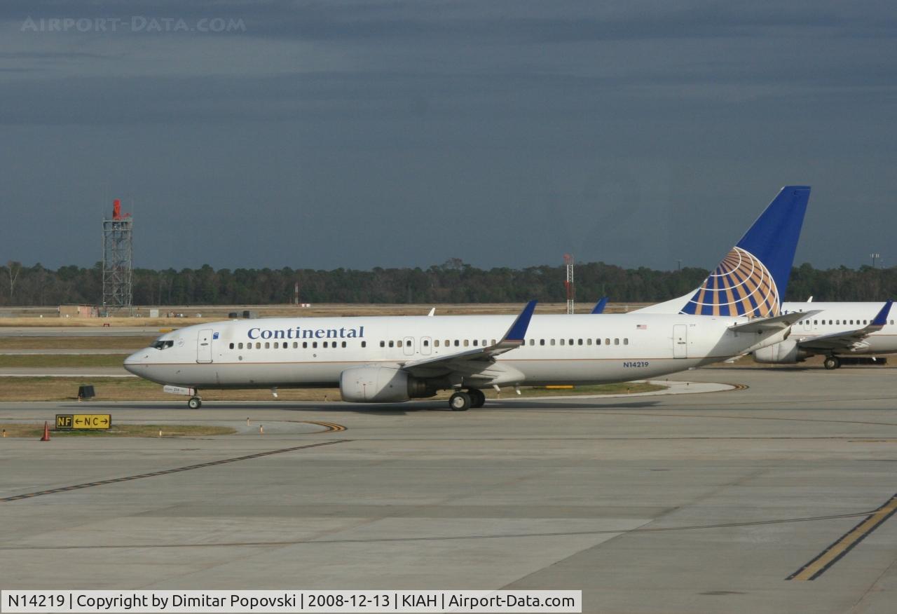 N14219, 1998 Boeing 737-824 C/N 28781, /