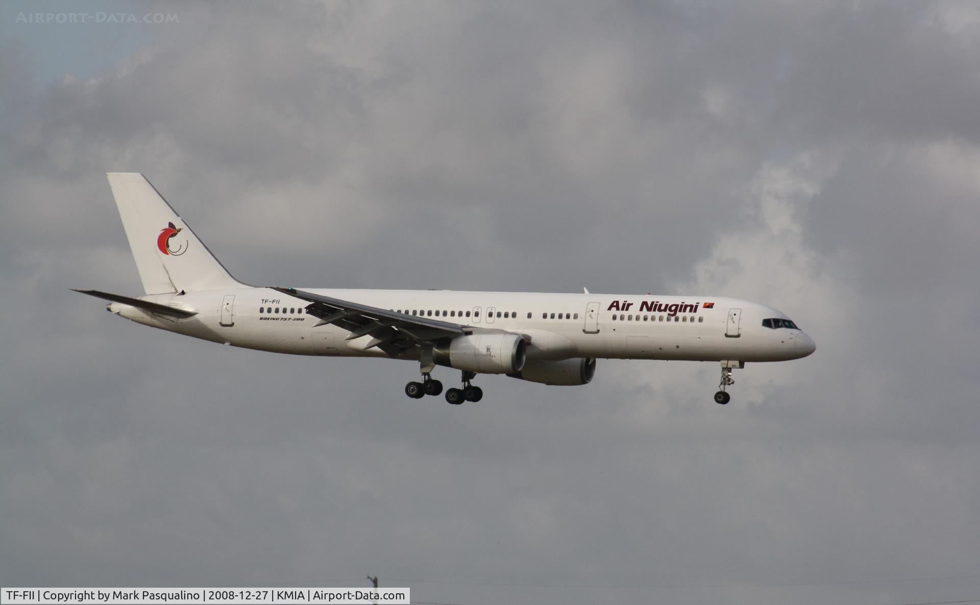 TF-FII, 1990 Boeing 757-208 C/N 24760, Boeing 757-200