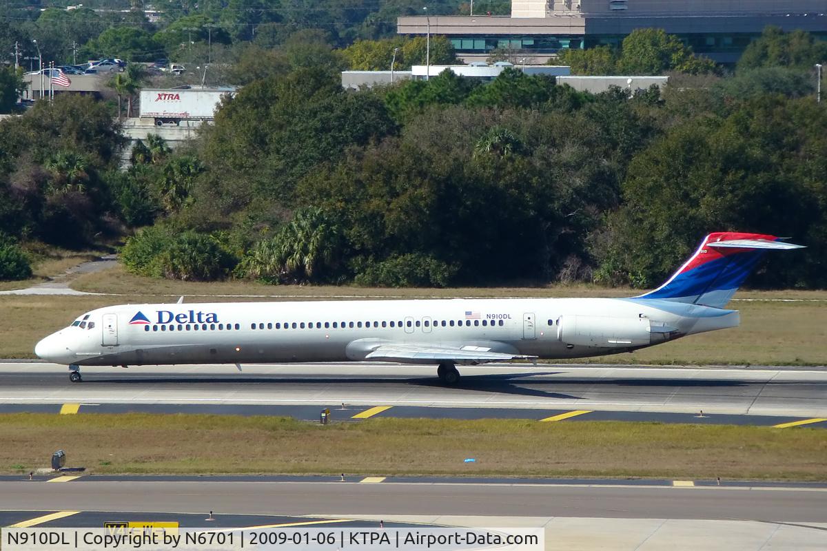N910DL, 1987 McDonnell Douglas MD-88 C/N 49541, Delta