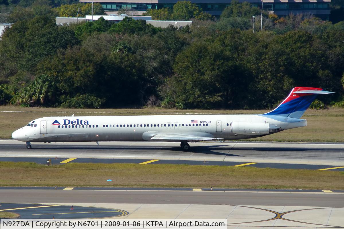 N927DA, 1988 McDonnell Douglas MD-88 C/N 49714, Delta
