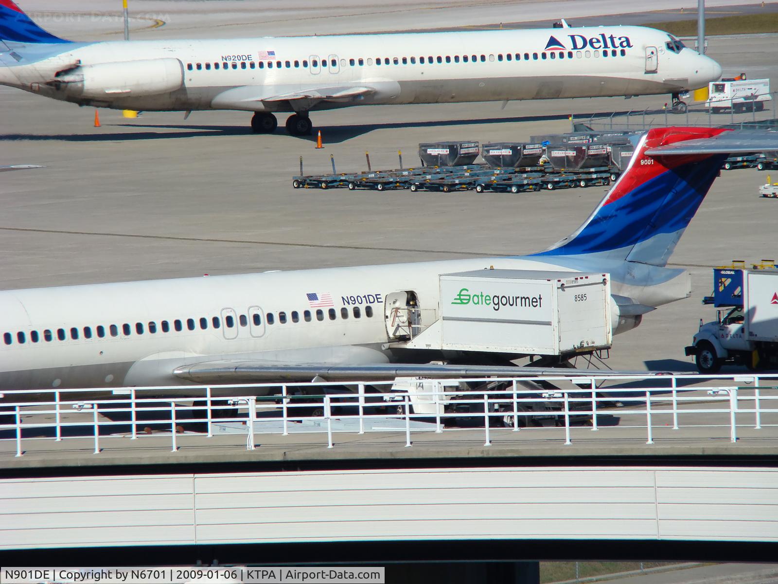 N901DE, 1992 McDonnell Douglas MD-88 C/N 53378, Delta