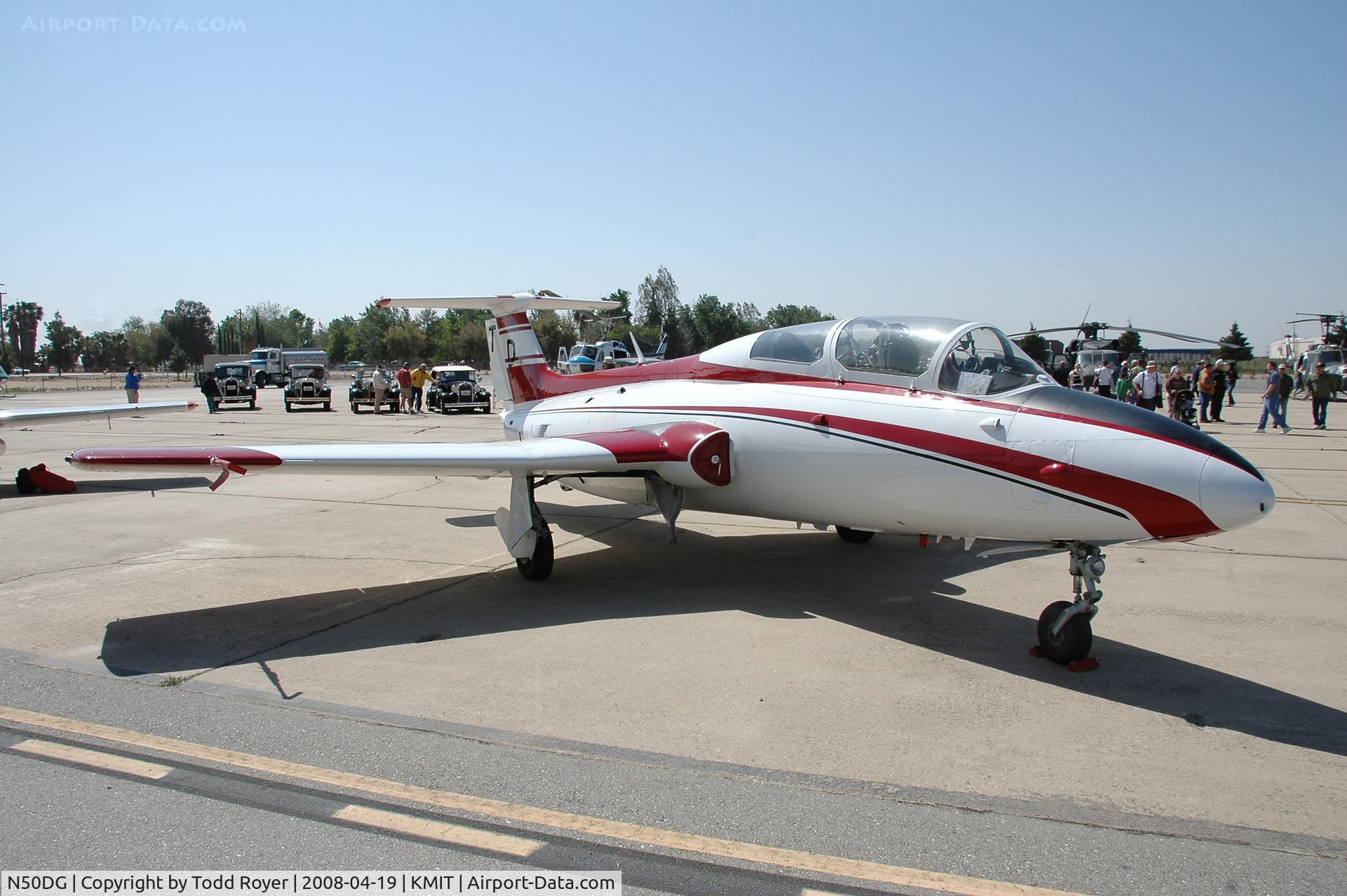 N50DG, 1968 Aero L-29 Delfin C/N 2817, Shafter Airshow 2008