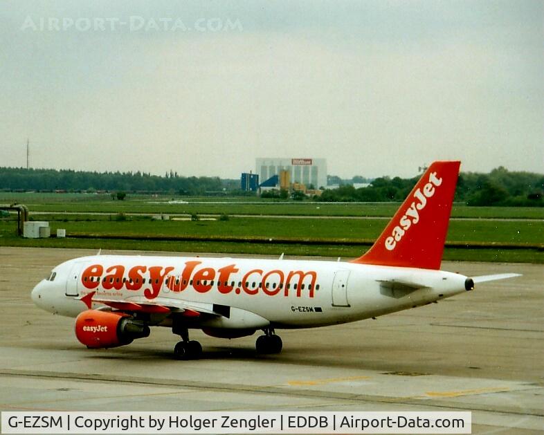 G-EZSM, 2003 Airbus A319-111 C/N 2062, On the way to parking position
