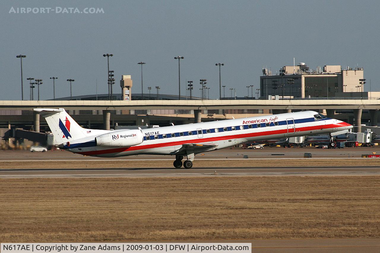N617AE, 1998 Embraer ERJ-145LR (EMB-145LR) C/N 145093, American Eagle at DFW