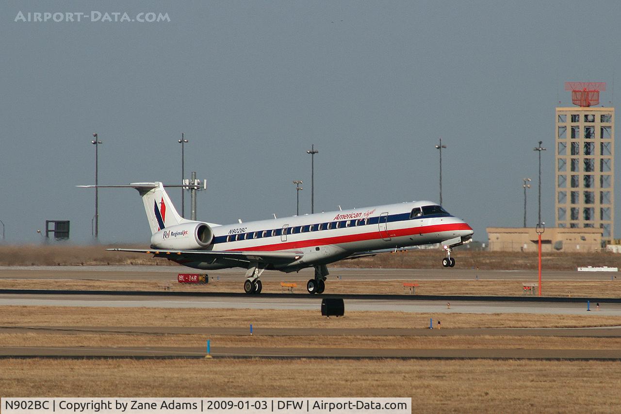 N902BC, 2005 Embraer ERJ-145LR (EMB-145LR) C/N 14500887, American Eagle at DFW