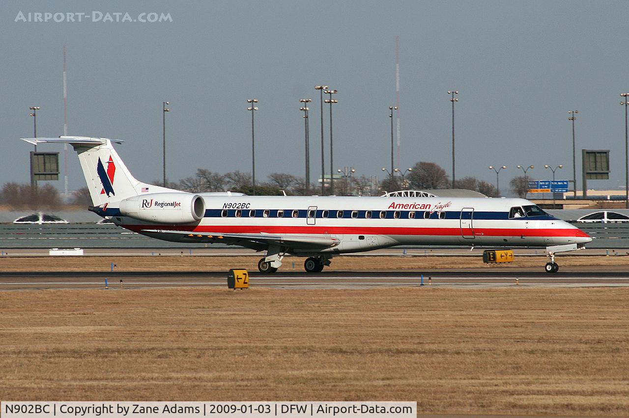 N902BC, 2005 Embraer ERJ-145LR (EMB-145LR) C/N 14500887, American Eagle at DFW