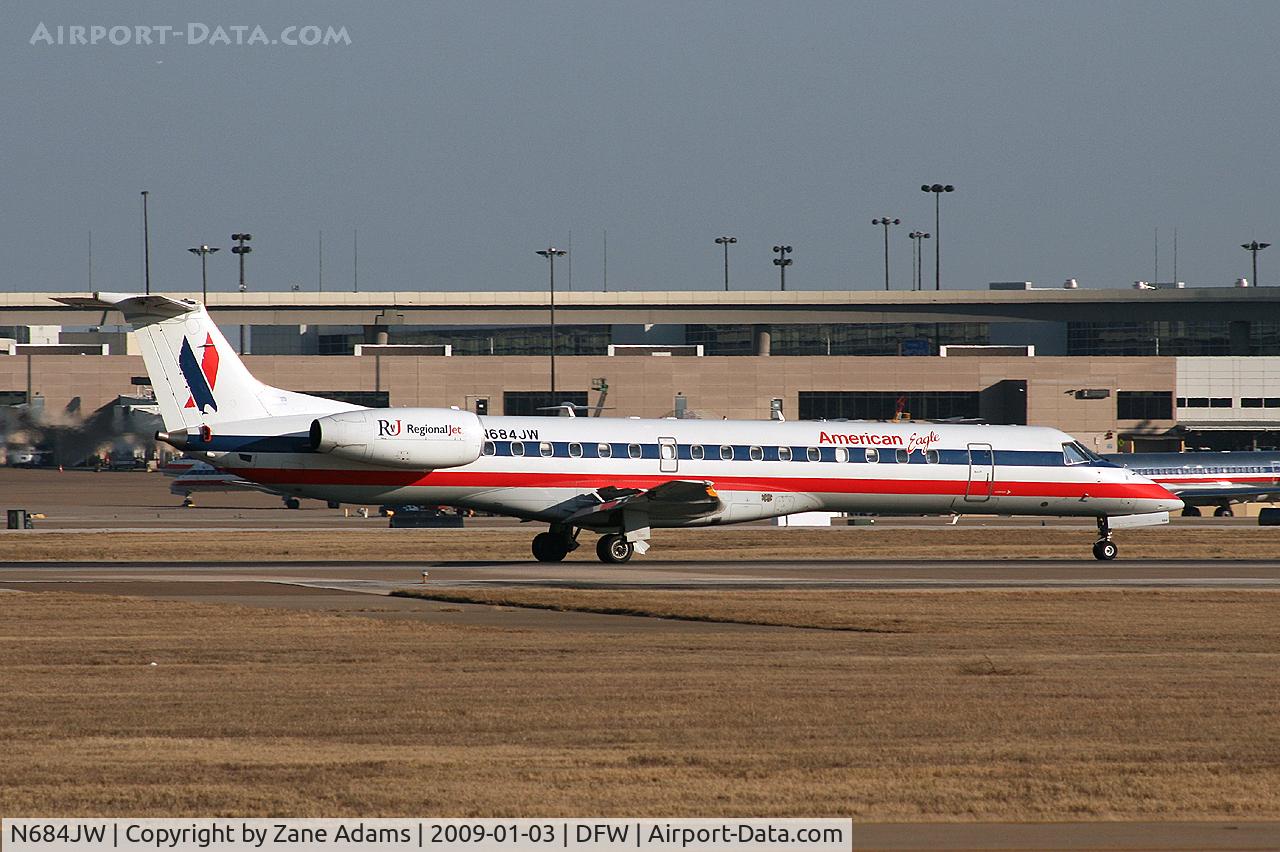 N684JW, 2004 Embraer ERJ-145LR (EMB-145LR) C/N 14500835, American Eagle at DFW