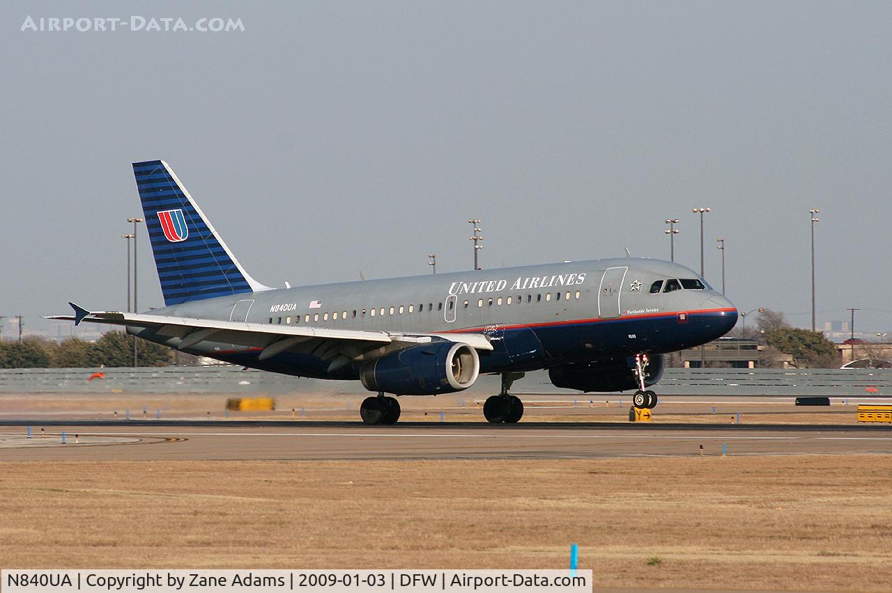 N840UA, 2001 Airbus A319-131 C/N 1522, United Airlines A319 landing at DFW