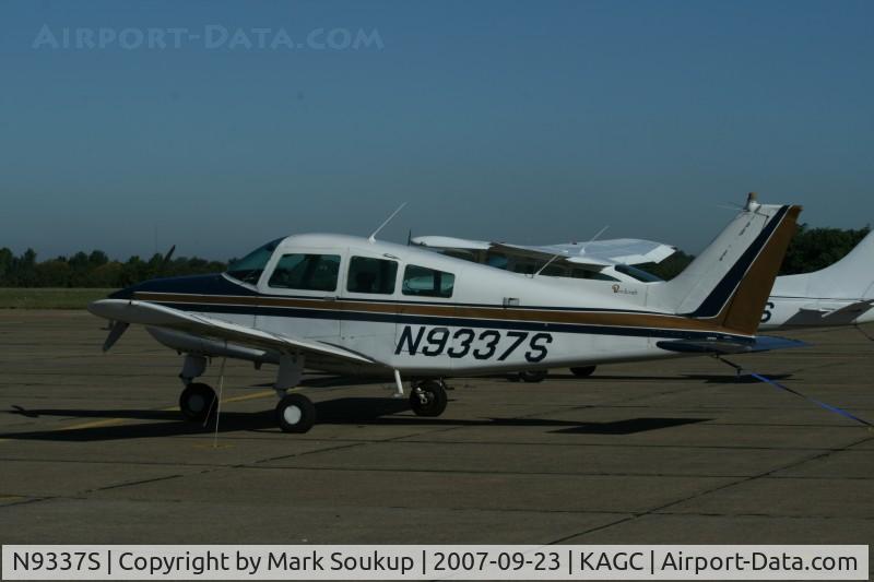 N9337S, 1975 Beech C23 Sundowner 180 C/N M-1655, N9337S @ KAGC