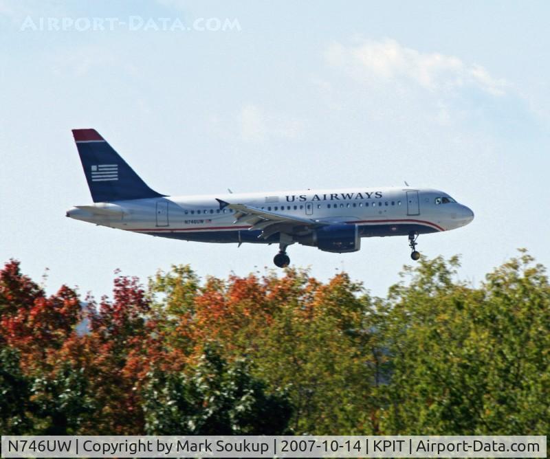 N746UW, 2000 Airbus A319-112 C/N 1297, N746UW Landing @ KPIT