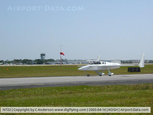 N722, 2001 Co-Z Cozy C/N 400, Taken at Sun & Fun 2005