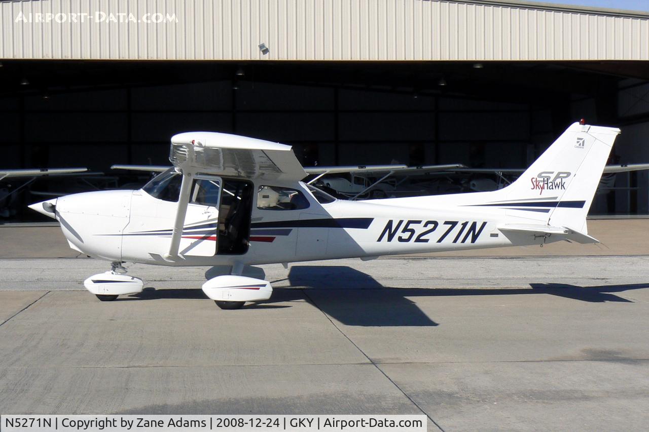 N5271N, 2002 Cessna 172S C/N 172S9189, At Arlington Municipal