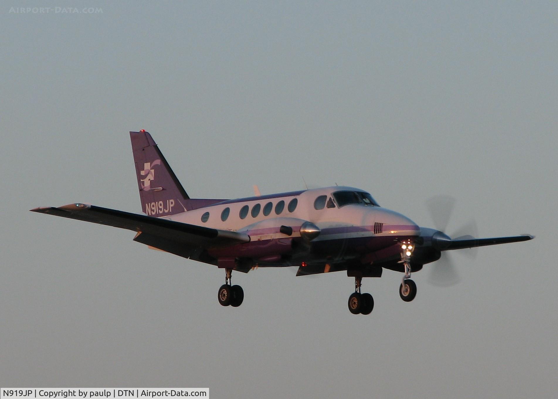 N919JP, 1974 Beech A100 King Air C/N B-202, Landing at the Downtown Shreveport Airport.