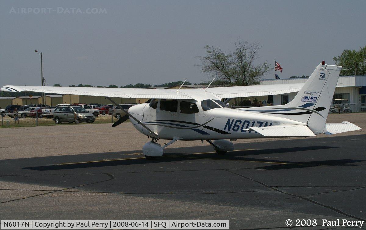 N6017N, 2006 Cessna 172S C/N 172S10171, Closing in on an AV-ED Flight School bird