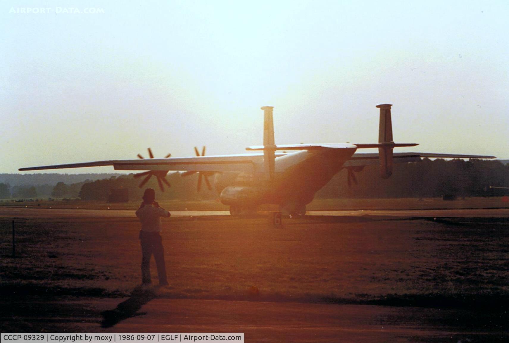 CCCP-09329, Antonov An-22A C/N 043482276, AN22A and English Copper blocking his ears