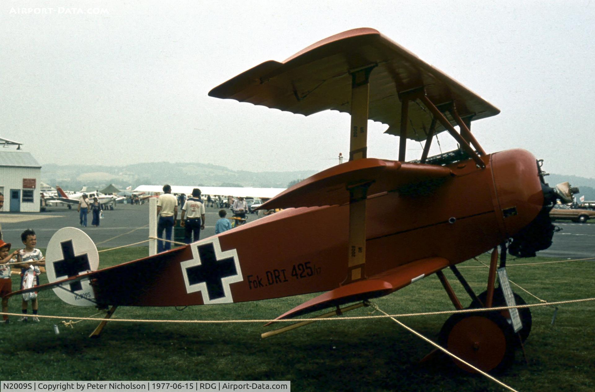 N2009S, 1968 Fokker Dr.1 Triplane Replica C/N 1 (N2009S), This replica was on display at the 1977 Reading Airshow in Pennsylvania.