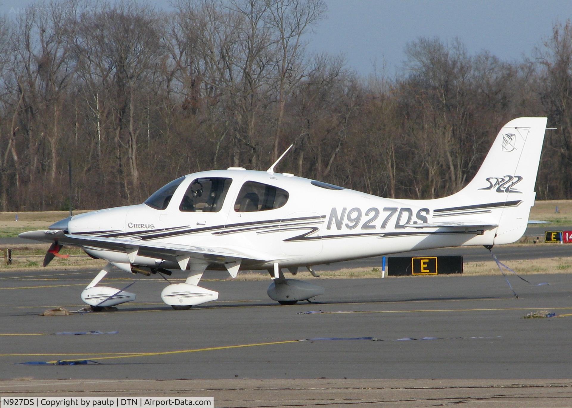 N927DS, 2003 Cirrus SR22 C/N 0497, Parked at the Downtown Shreveport airport.