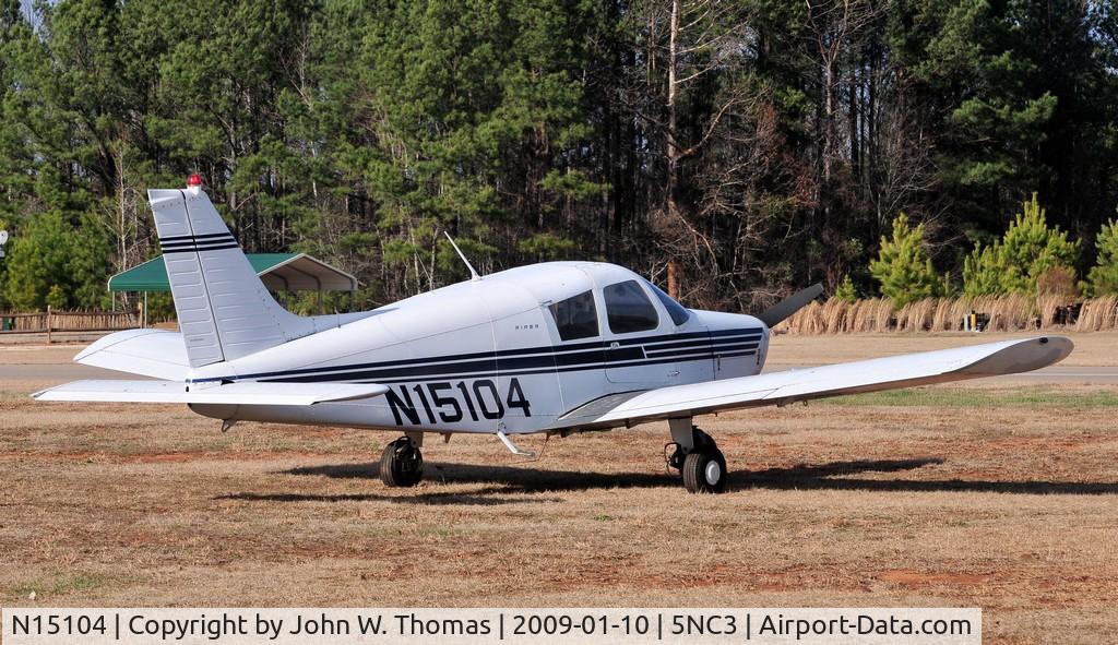 N15104, 1972 Piper PA-28-140 C/N 28-7225590, At rest