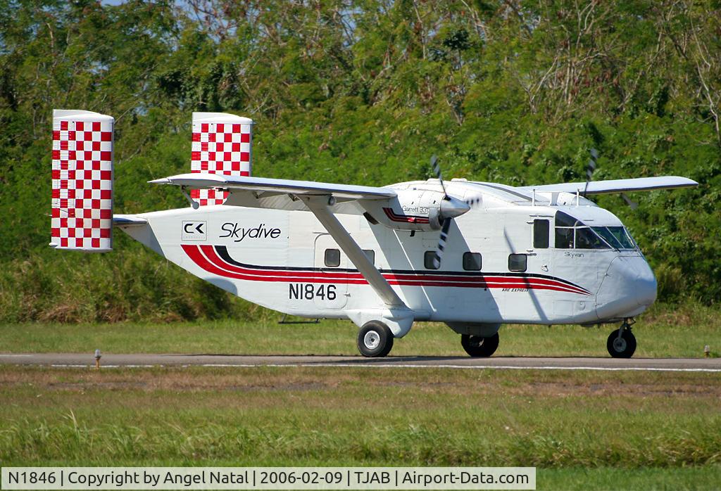 N1846, 1968 Short SC-7 Skyvan 3 C/N SH1846, Shot taken during Sky Divers Fest, 2006.