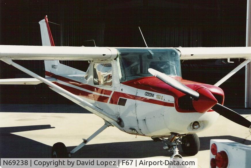 N69238, 1978 Cessna 152 C/N 15282579, Cessna 152 on the ramp at Grand Prairie, TX (1988)