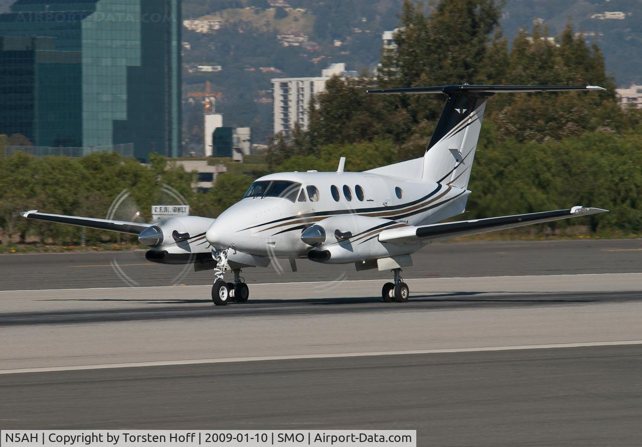 N5AH, 1980 Beech F90 King Air C/N LA-53, N5AH departing from RWY 21