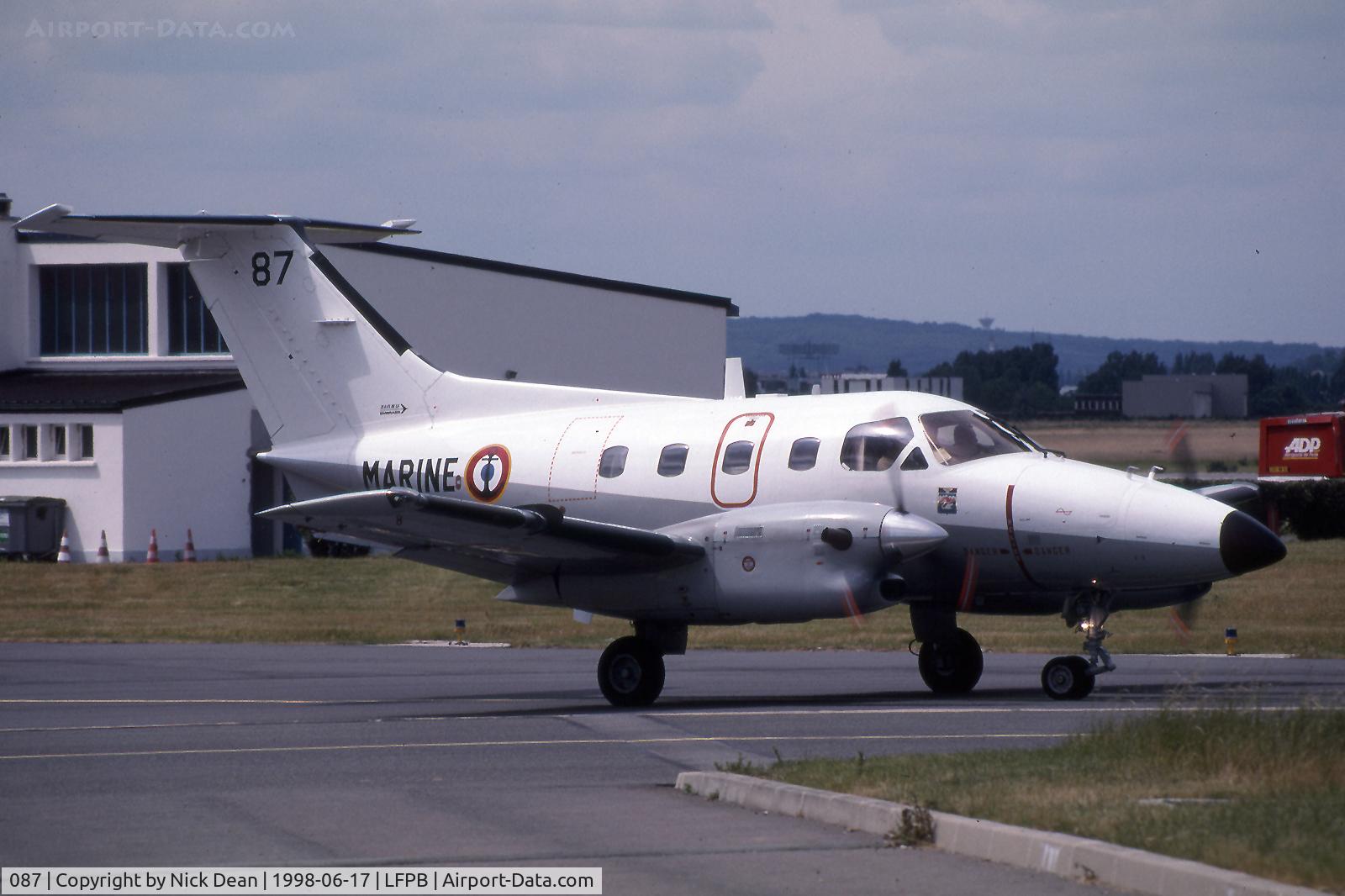 087, Embraer EMB-121AA Xingu C/N 121087, LFPB