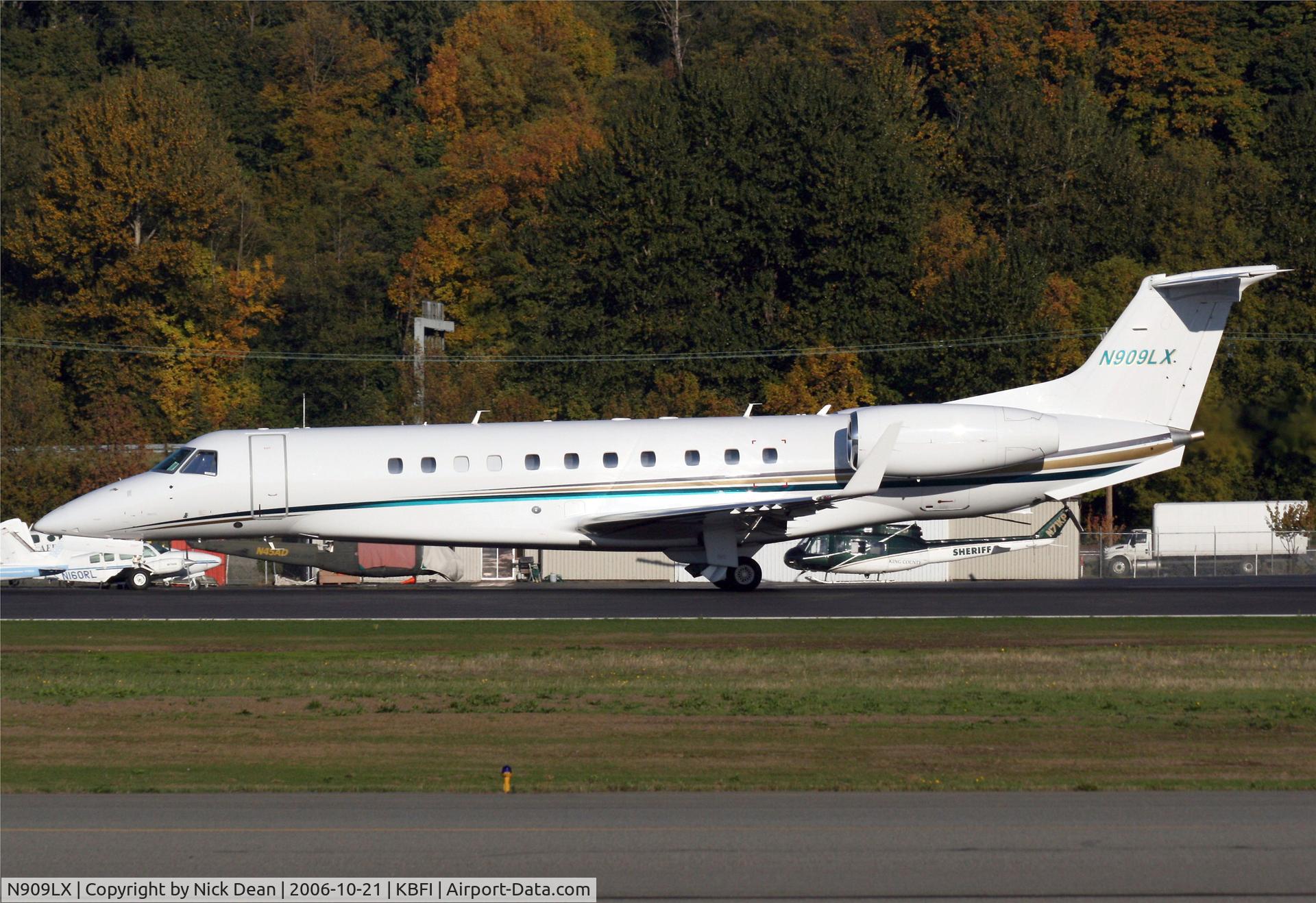N909LX, 2006 Embraer EMB-135BJ Legacy C/N 14500942, KBFI