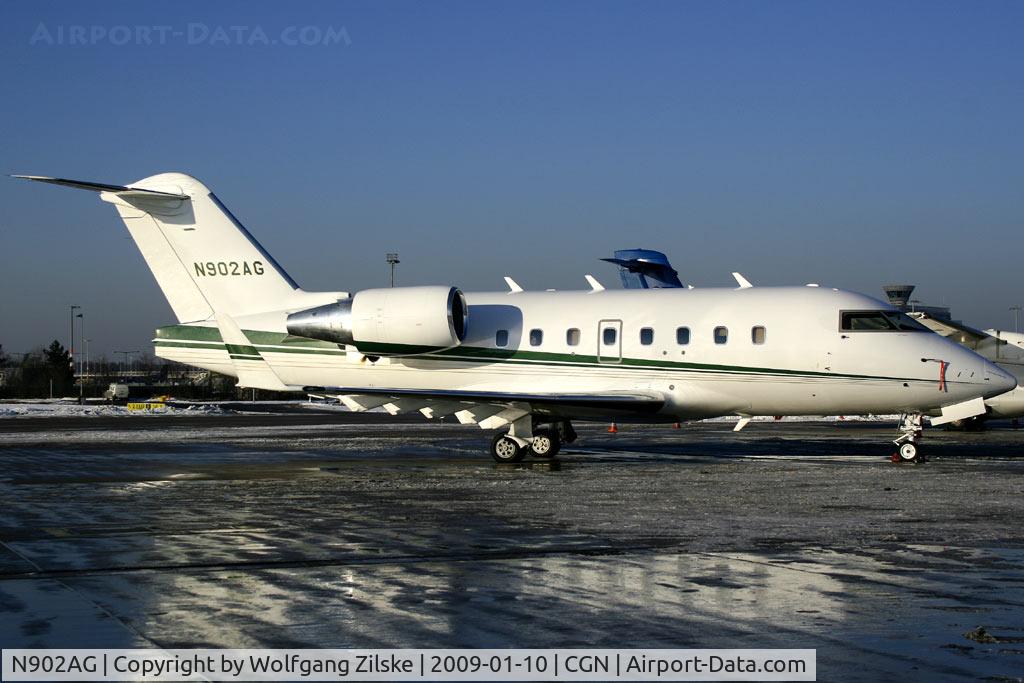 N902AG, 2001 Bombardier Challenger 604 (CL-600-2B16) C/N 5512, visitor
