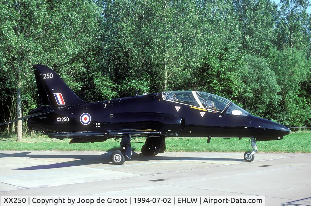 XX250, 1978 Hawker Siddeley Hawk T.1 C/N 086/312086, First visit of an all black Hawk to Leeuwarden.