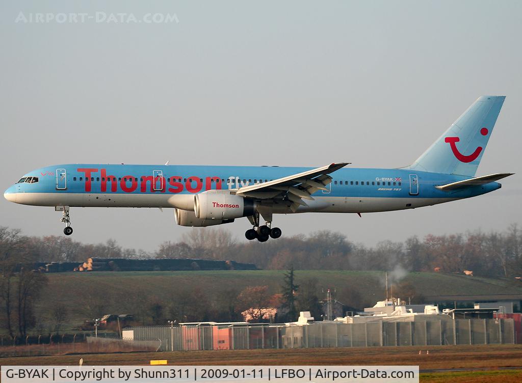 G-BYAK, 1993 Boeing 757-204 C/N 26267, Landing rwy 14R
