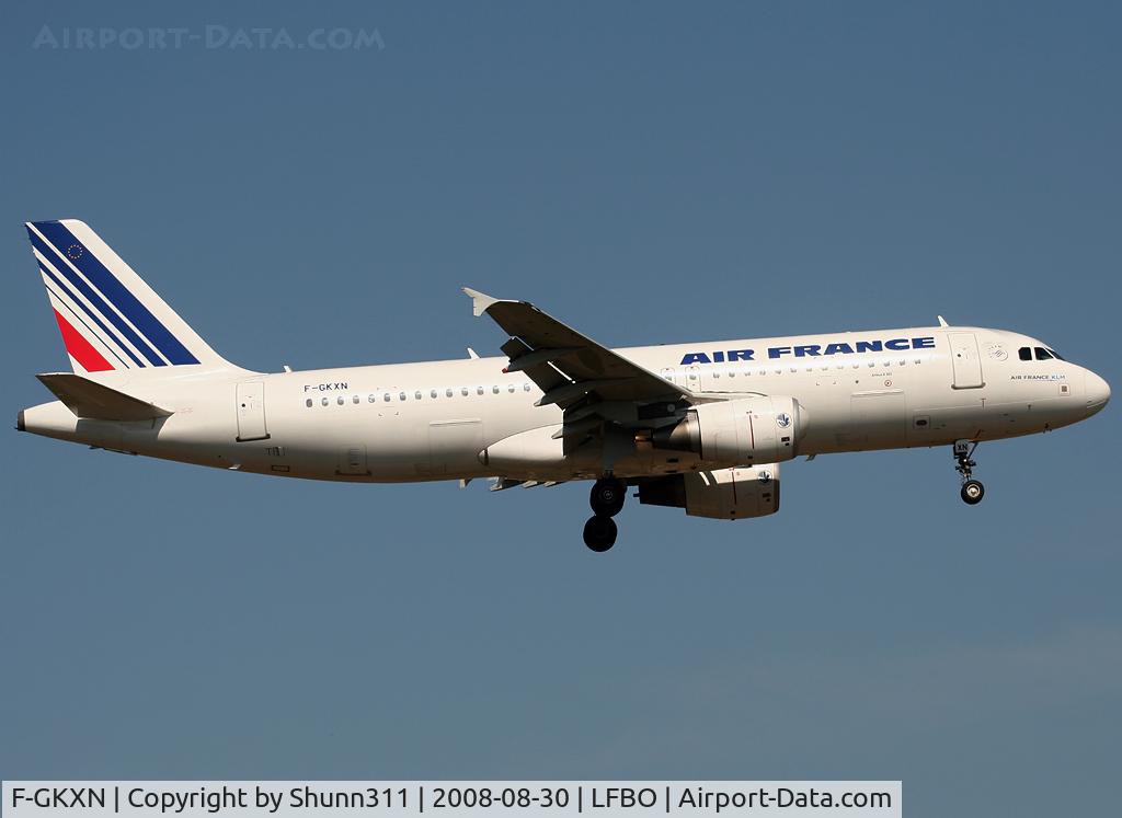 F-GKXN, 2006 Airbus A320-214 C/N 3008, Landing rwy 14R