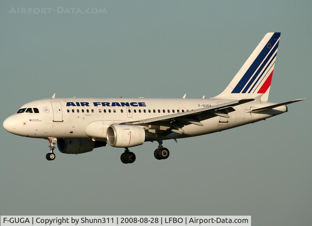 F-GUGA, 2002 Airbus A318-111 C/N 2035, Landing rwy 32R