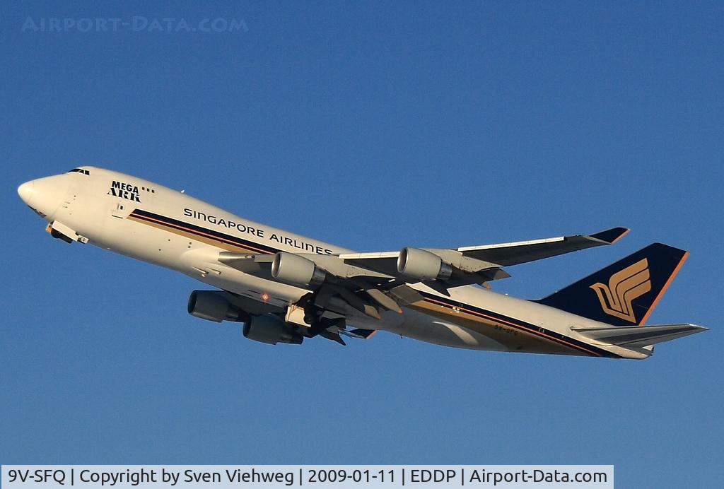 9V-SFQ, 2006 Boeing 747-412F(SCD) C/N 32901, SQ7384  [LEJ - BRU] after take off rwy 26L