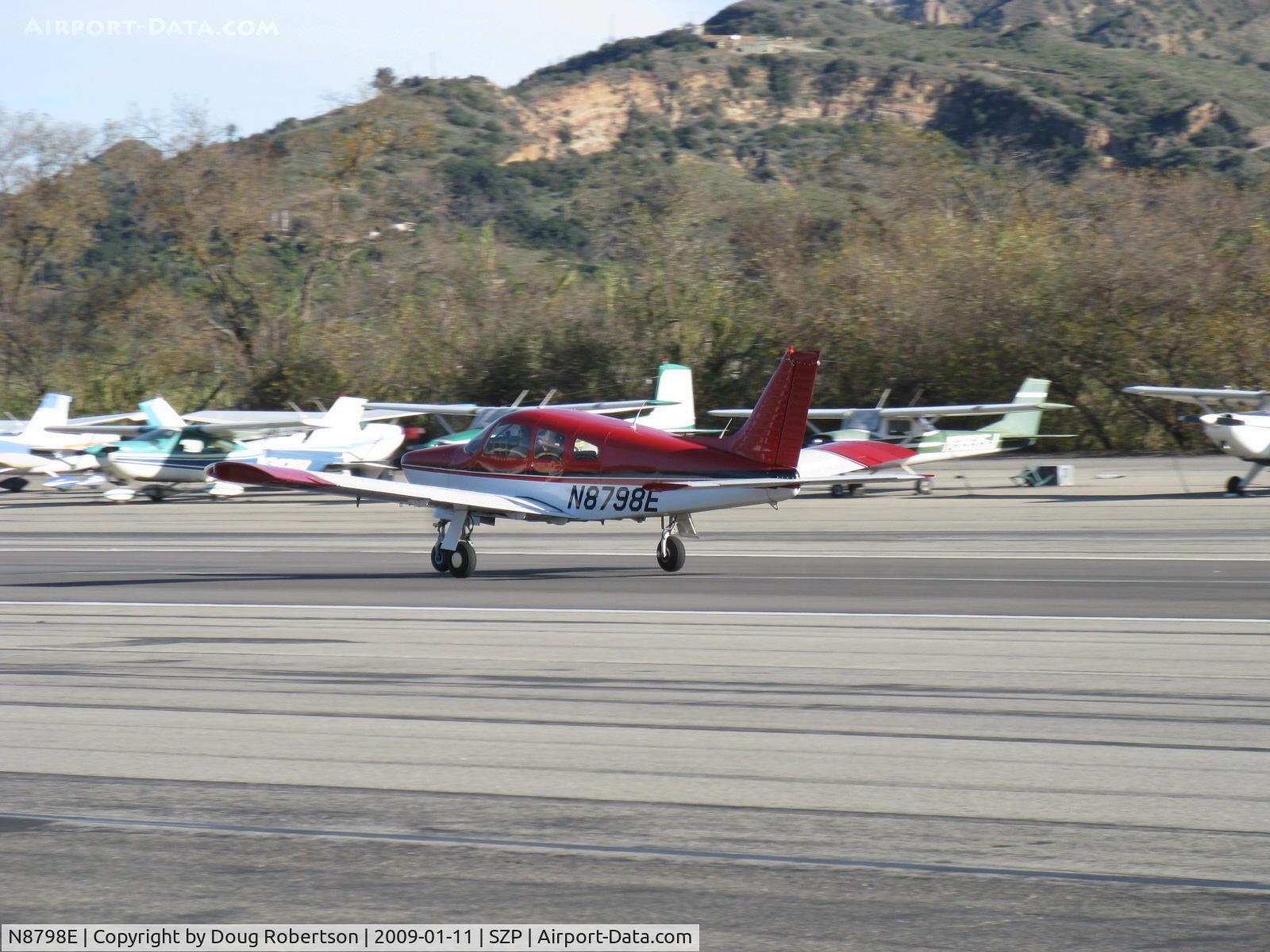 N8798E, 1976 Piper PA-28R-200 Cherokee Arrow II C/N 28R-7635215, 1976 Piper PA-28R-200 ARROW II, Lycoming O&VO-360 200 Hp, landing roll Rwy 04