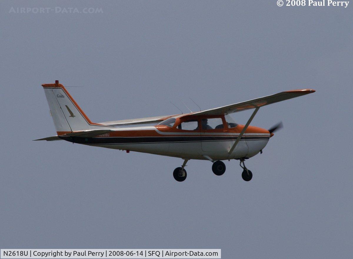 N2618U, 1963 Cessna 172D C/N 17250218, Getting up and out from Suffolk