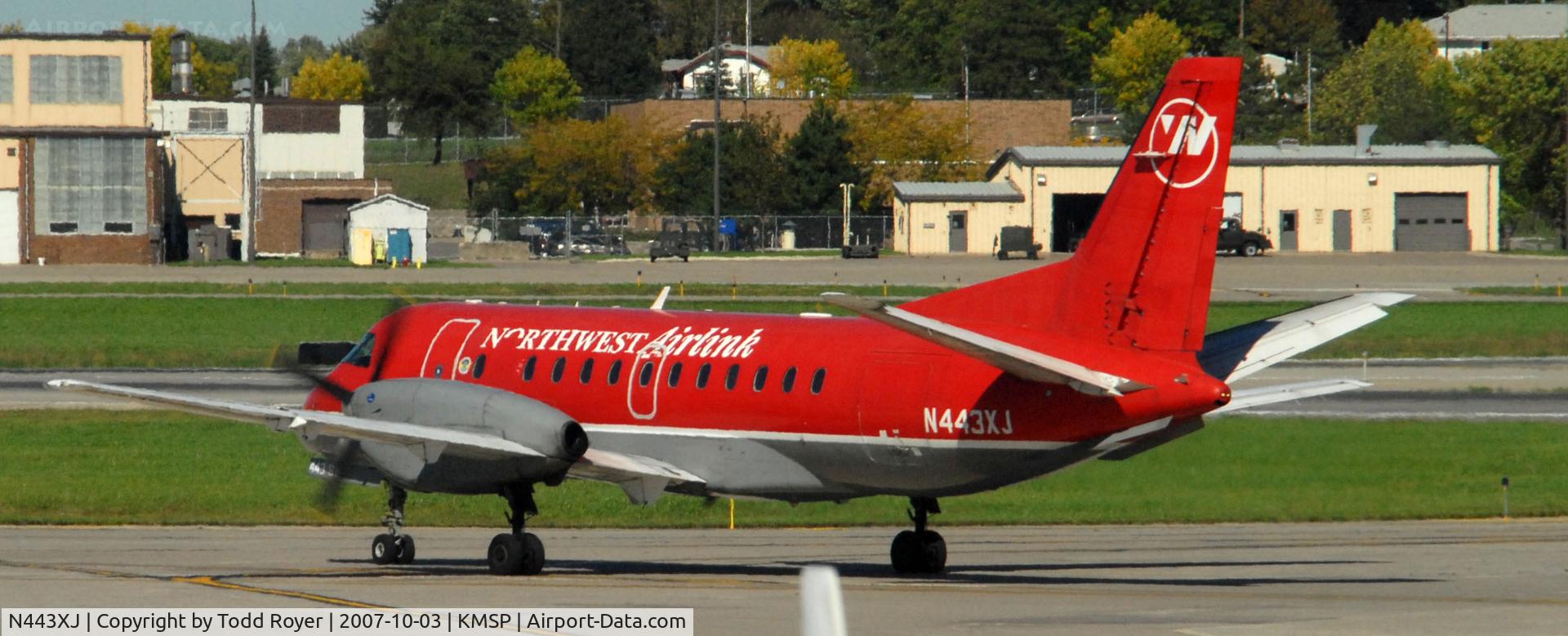 N443XJ, 1998 Saab 340B C/N 340B-443, Taxi for departure