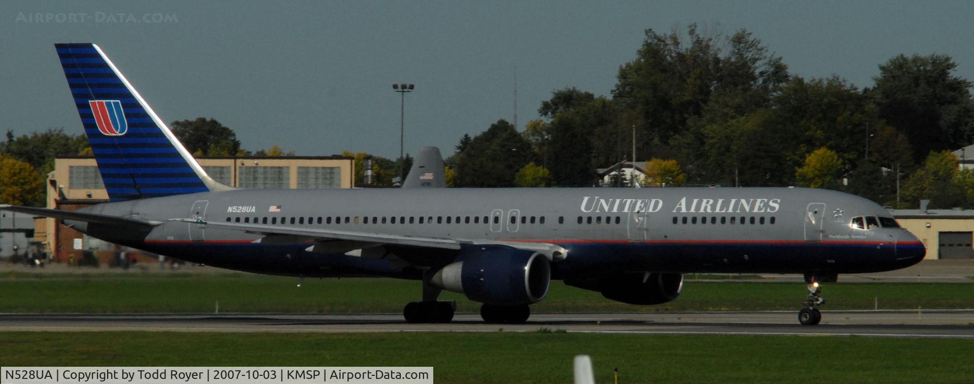 N528UA, 1991 Boeing 757-222 C/N 25018, Departing MSP on 12L