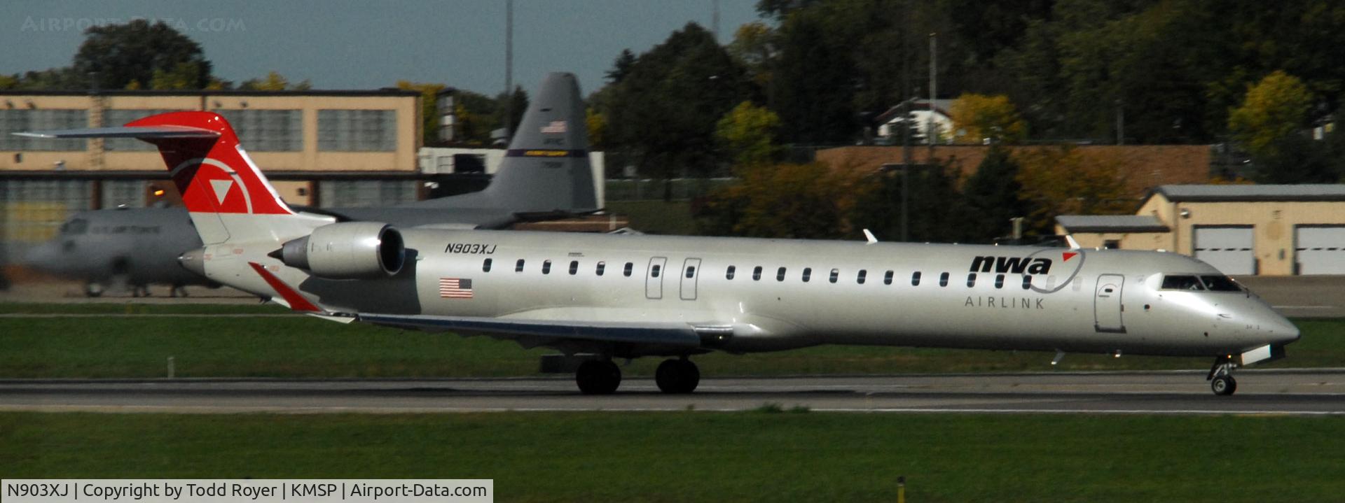 N903XJ, 2007 Bombardier CRJ-900 (CL-600-2D24) C/N 15134, Departing MSP on 12L