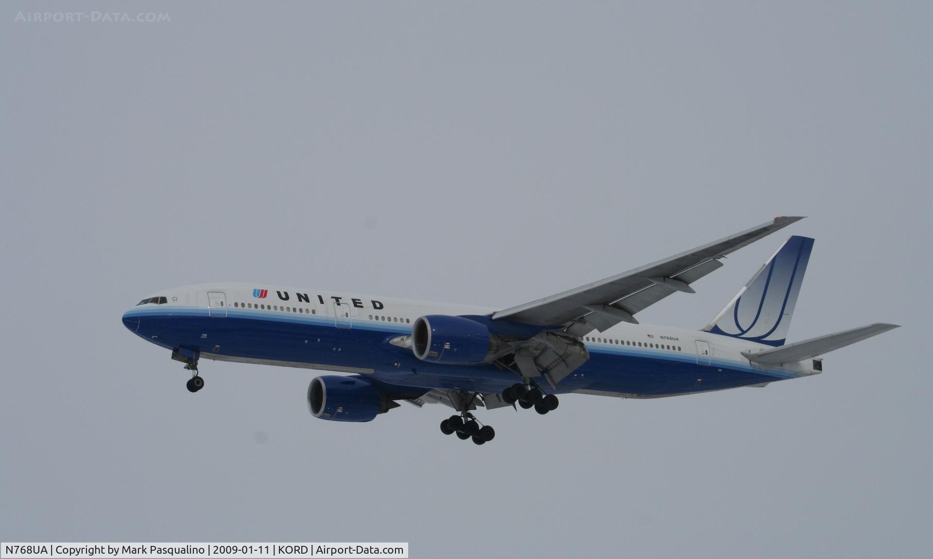 N768UA, 1995 Boeing 777-222 C/N 26919, Boeing 777-200