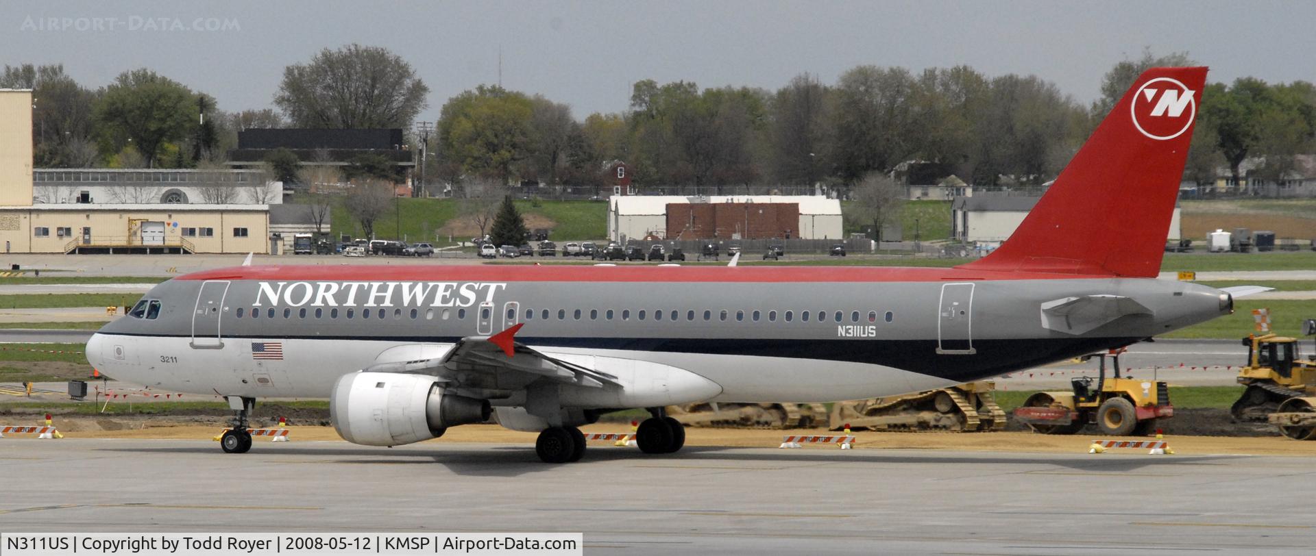 N311US, 1990 Airbus A320-211 C/N 125, Taxi for departure