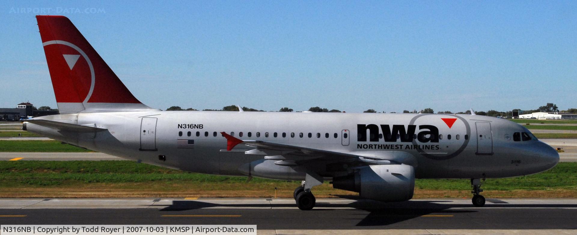 N316NB, 2000 Airbus A319-114 C/N 1249, Taxi to gate