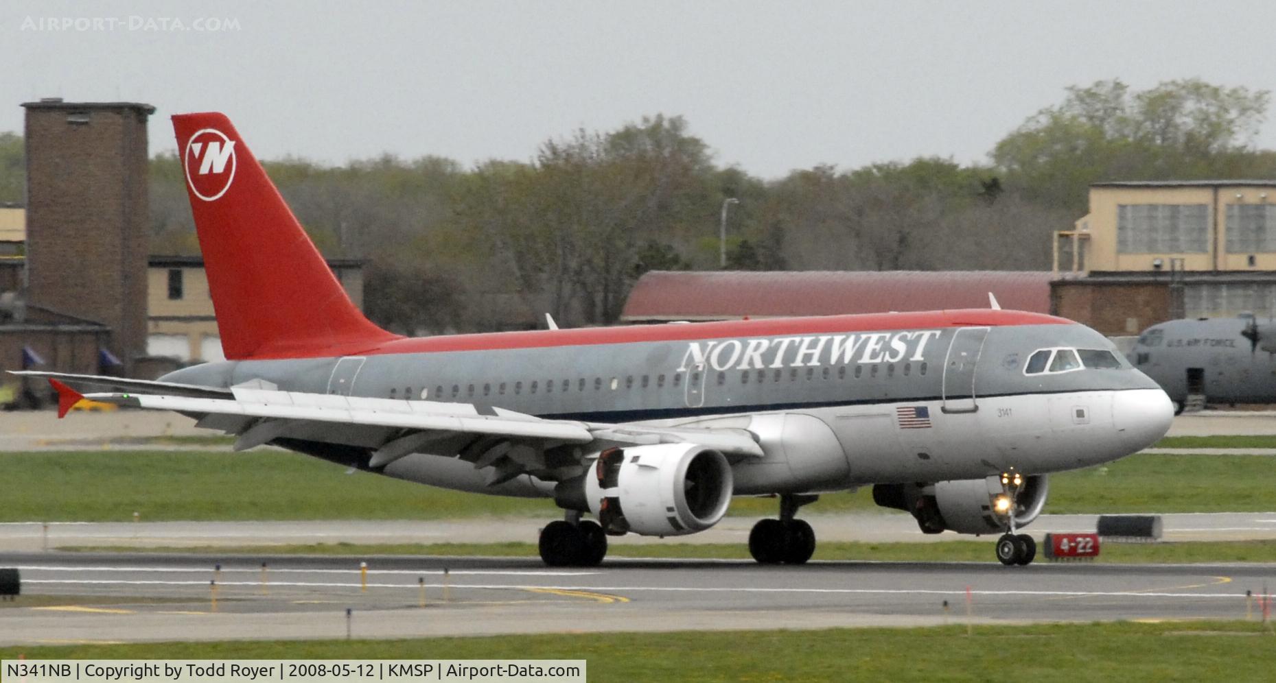 N341NB, 2002 Airbus A319-114 C/N 1738, Landing Runway 12L at MSP