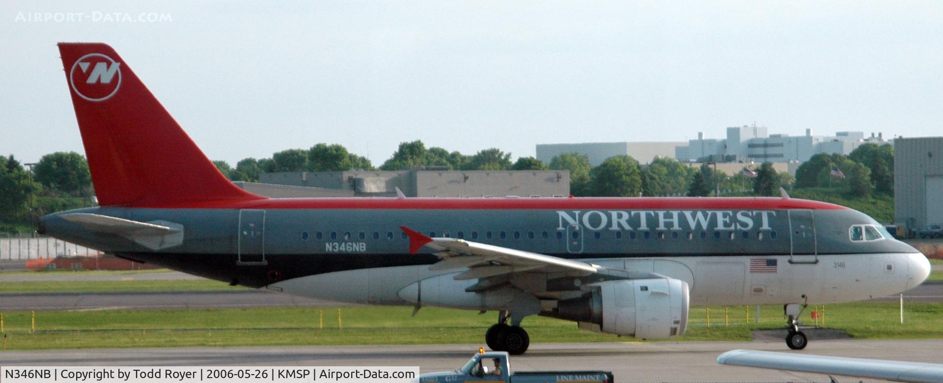 N346NB, 2002 Airbus A319-114 C/N 1796, Taxi to gate