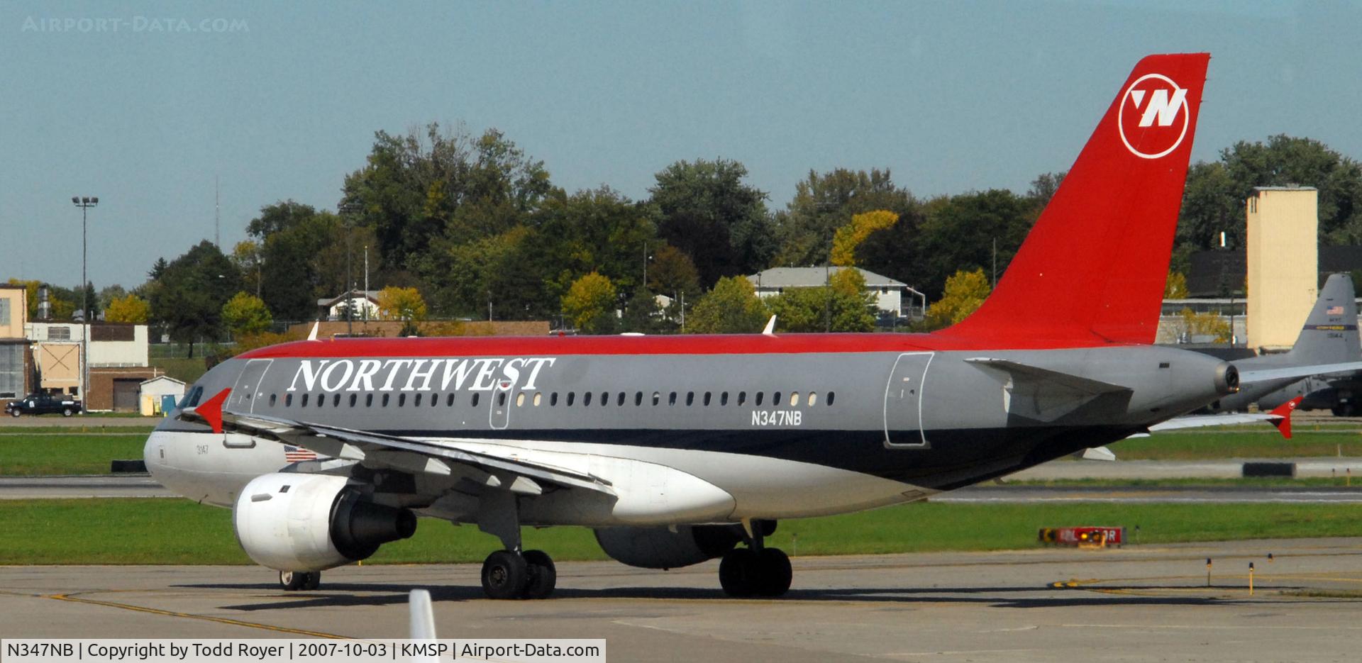 N347NB, 2002 Airbus A319-114 C/N 1800, Taxi for departure