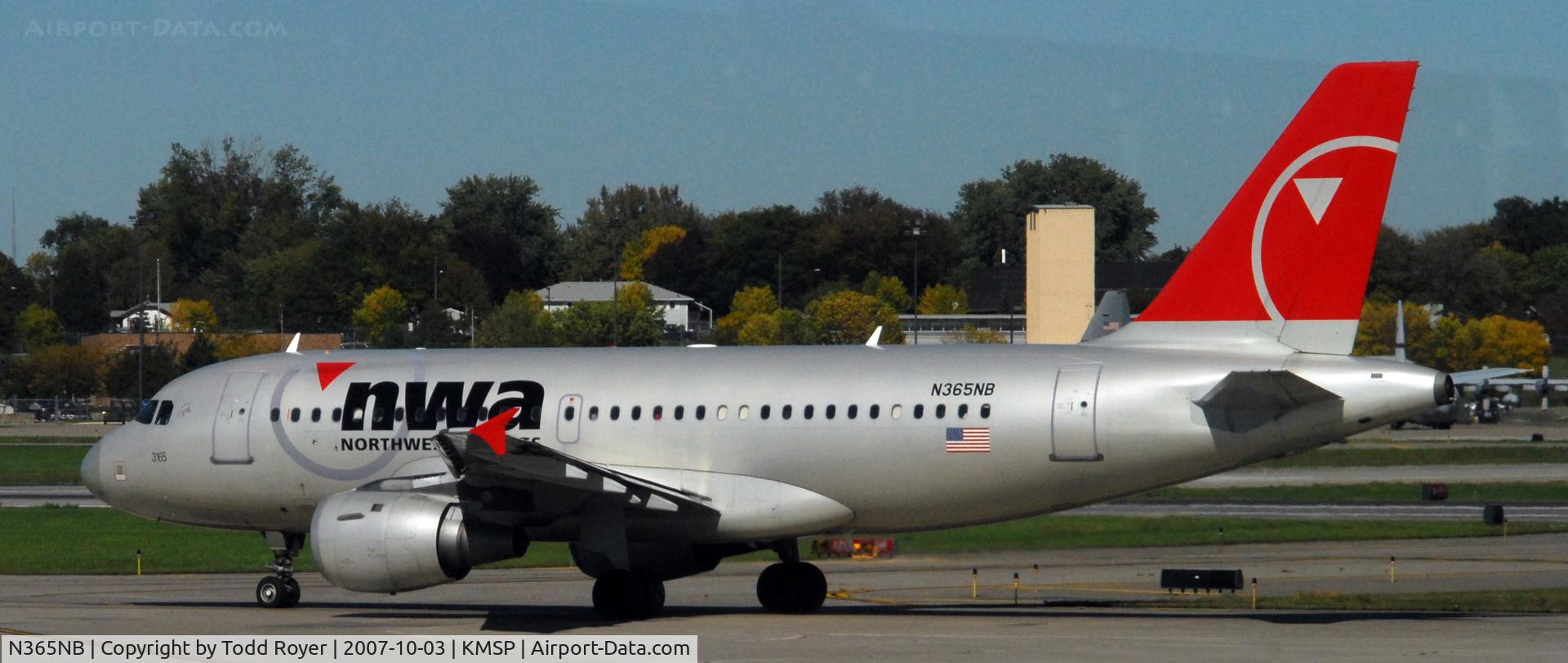 N365NB, 2003 Airbus A319-114 C/N 2013, Taxi for departure