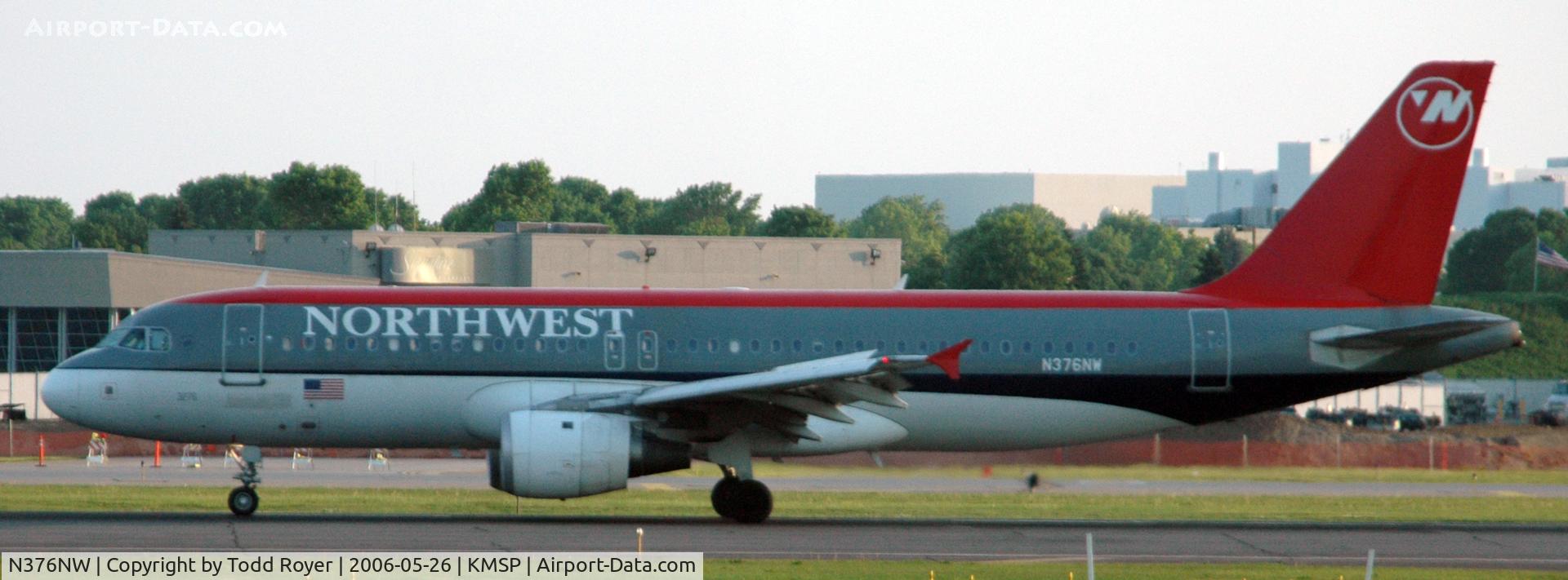 N376NW, 2002 Airbus A320-212 C/N 1812, Landing Runway 12R at MSP