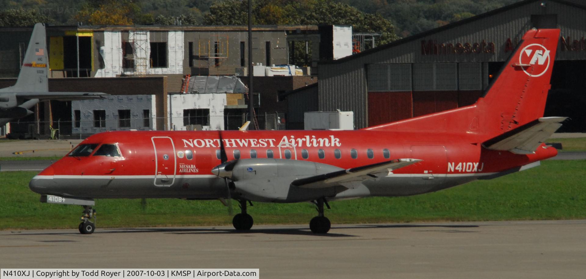 N410XJ, 1997 Saab 340B C/N 340B-410, Taxi for departure