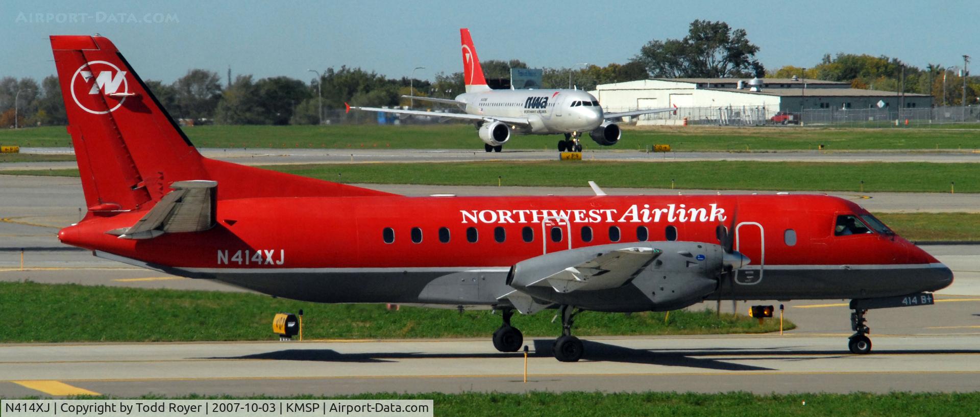 N414XJ, 1997 Saab 340B C/N 340B-414, Taxi to gate