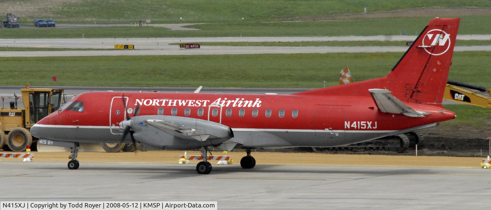 N415XJ, 1997 Saab 340B C/N 340B-415, Taxi for departure