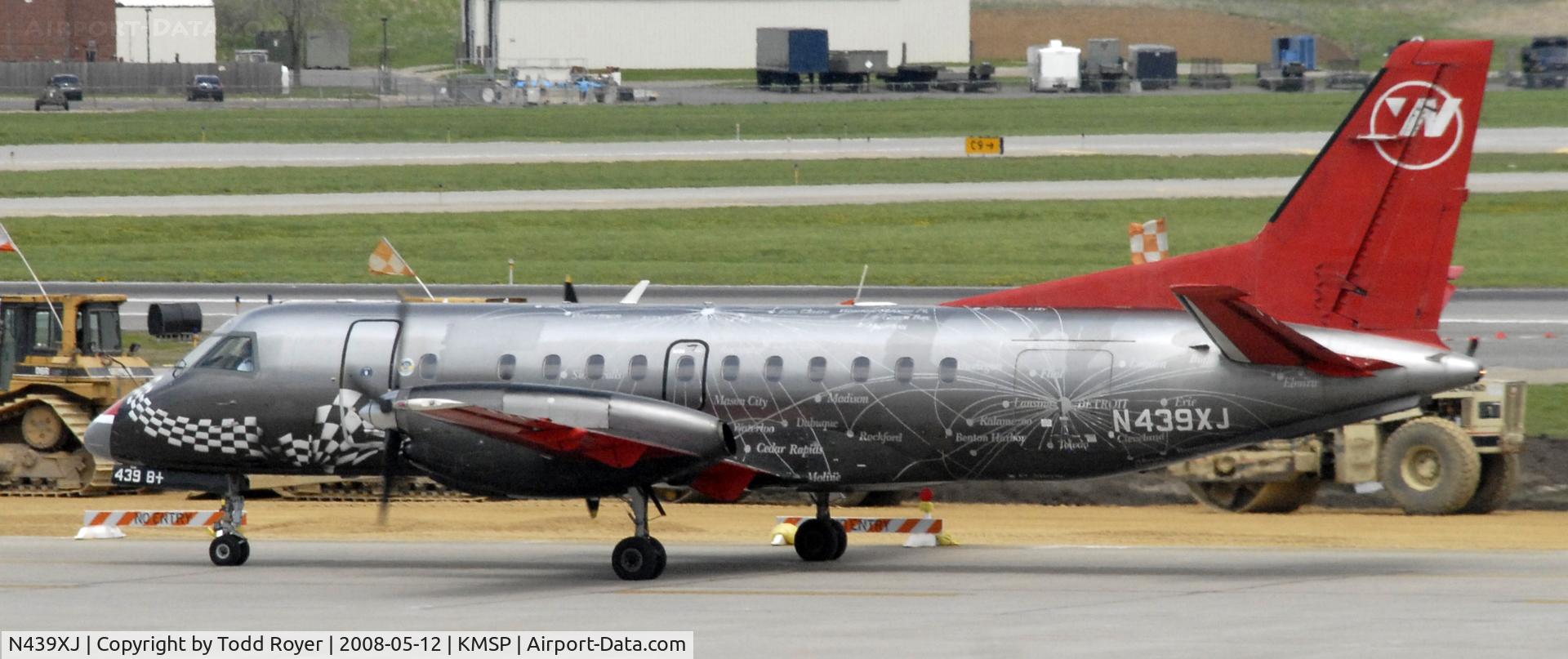 N439XJ, 1998 Saab 340B C/N 340B-439, Taxi for departure